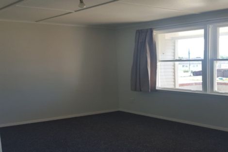 Photo of property in 90-92 Strand Crescent, Naenae, Lower Hutt, 5011