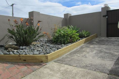 Photo of property in 73 Sylvan Avenue, Northcote, Auckland, 0627