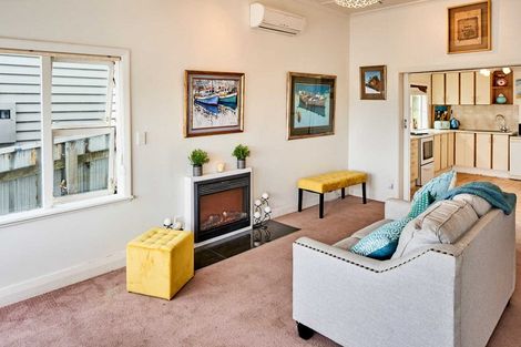 Photo of property in 67 Muritai Road, Eastbourne, Lower Hutt, 5013