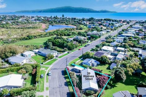 Photo of property in 39 Waimea Road, Waikanae Beach, Waikanae, 5036