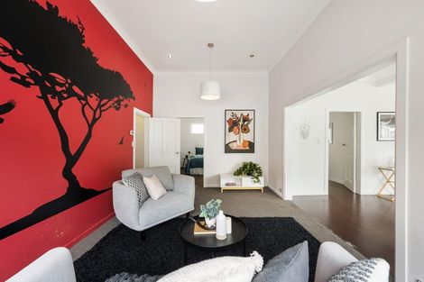 Photo of property in 160 Russell Terrace, Berhampore, Wellington, 6023