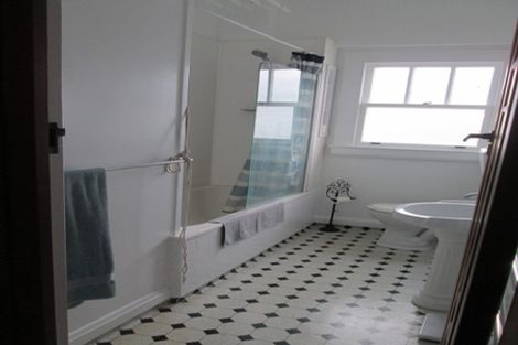 Photo of property in Zena Court, 8/11 Dufferin Street, Mount Victoria, Wellington, 6021