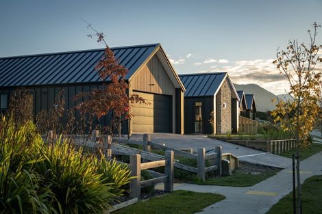 Photo of property in 35 Obelisk Street, Wanaka, 9305