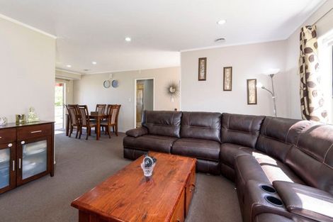 Photo of property in 49 Patts Avenue, Glendene, Auckland, 0602