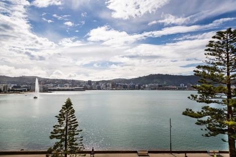 Photo of property in 322 Oriental Parade, Oriental Bay, Wellington, 6011