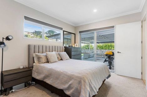 Photo of property in 13 Eastview Crescent, Stanmore Bay, Whangaparaoa, 0932