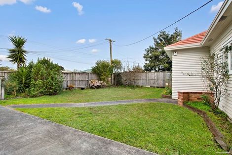 Photo of property in 37 Titirangi Road, New Lynn, Auckland, 0600