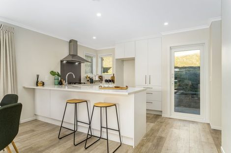 Photo of property in 115a Queen Charlotte Drive, Aotea, Porirua, 5024