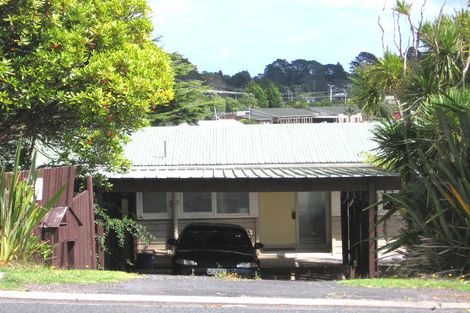 Photo of property in 1/30 Sunset Road, Unsworth Heights, Auckland, 0632
