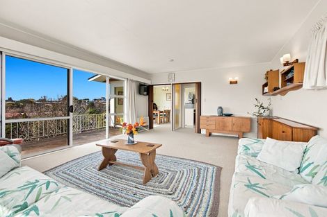 Photo of property in 7 Montana Place, Merrilands, New Plymouth, 4312