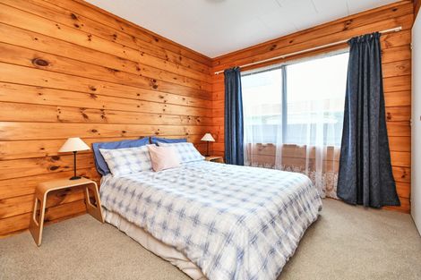 Photo of property in 2/29 Beach Road, Pahurehure, Papakura, 2113