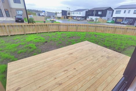 Photo of property in 2 Poruru Close, Papakura, 2110