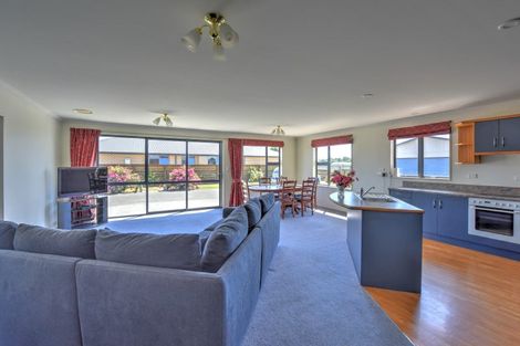 Photo of property in 37 Manse Street, Edendale, 9825