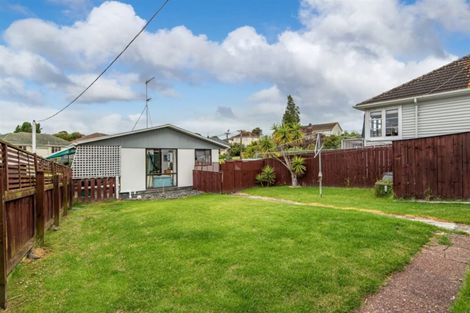 Photo of property in 46 Philomel Crescent, Bayswater, Auckland, 0622