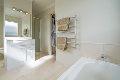 Photo of property in 6 Aquila Drive, Whitianga, 3510