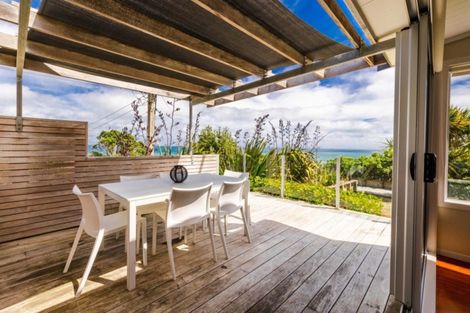 Photo of property in 60 Waitea Road, Muriwai, Waimauku, 0881