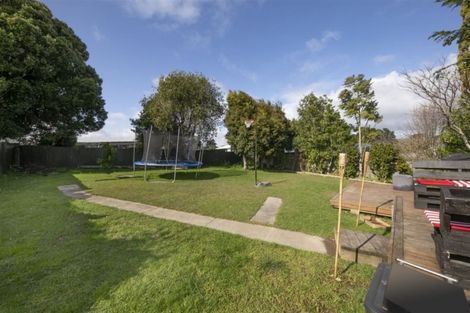 Photo of property in 201 Edmonton Road, Te Atatu South, Auckland, 0610