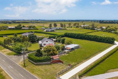 Photo of property in 461 Tararua Road, Levin, 5571