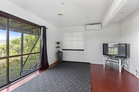 Photo of property in 37 Westhaven Drive, Tawa, Wellington, 5028