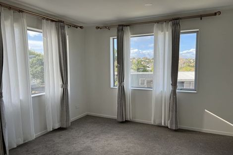 Photo of property in 3 Trinidad Road, Sunnynook, Auckland, 0620