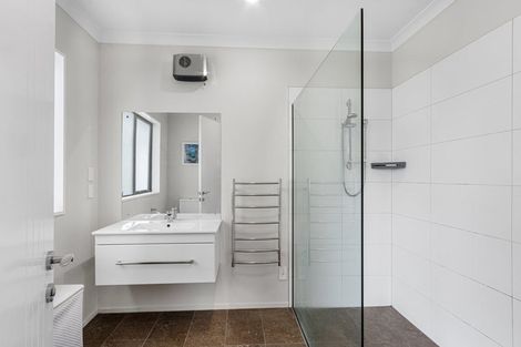 Photo of property in 92 Halberg Street, Dallington, Christchurch, 8061