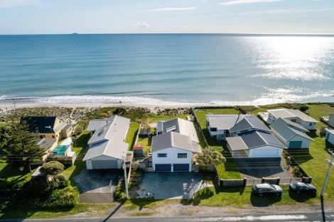 Photo of property in 393 Pukehina Parade, Pukehina, Te Puke, 3189