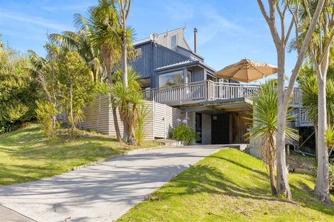 Photo of property in 1 Radiata Lane, Chatswood, Auckland, 0626