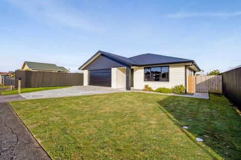 Photo of property in 69 Wilson Street, Hawera, 4610