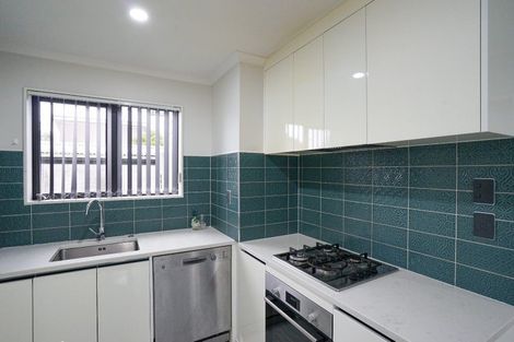 Photo of property in 425d Great South Road, Opaheke, Papakura, 2113