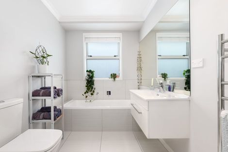 Photo of property in 230 Ballintoy Park Drive, Welcome Bay, Tauranga, 3175