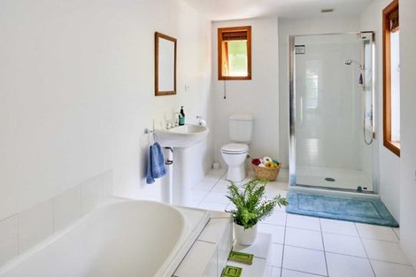 Photo of property in 37 Kotari Road, Days Bay, Lower Hutt, 5013