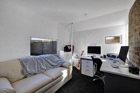 Photo of property in 12 Green Lane, Hawera, 4610