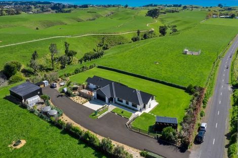 Photo of property in 196 Koru Road, Omata, New Plymouth, 4374