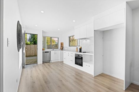 Photo of property in 6d Buisson Glade, West Harbour, Auckland, 0618