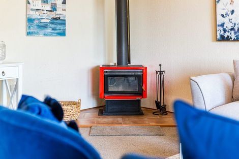 Photo of property in 49 Bayview Road, Paremata, Porirua, 5024