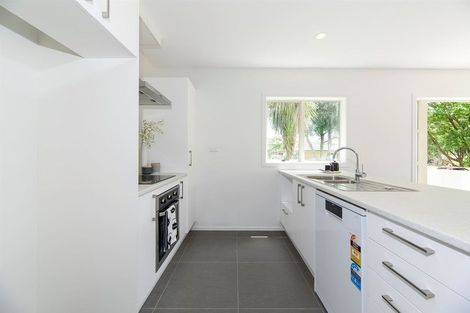 Photo of property in 1/14 Fields Parade, Oteha, Auckland, 0632