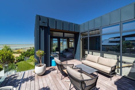 Photo of property in 37 Mount Pleasant Road, Mount Pleasant, Christchurch, 8081