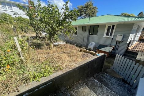 Photo of property in 85 Awanui Street, Merrilands, New Plymouth, 4312