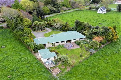 Photo of property in 33 Mokena Kohere Street, Manakau, Levin, 5573