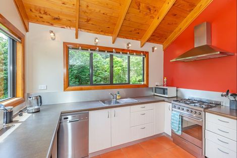 Photo of property in 34 Makahika Road, Levin, 5571