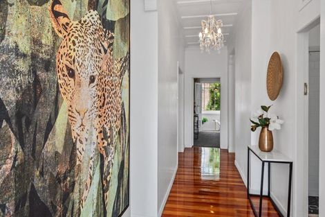 Photo of property in 1/317 Lake Road, Hauraki, Auckland, 0622