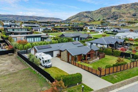 Photo of property in 12 Sapphire Spring Rise, Wanaka, 9305
