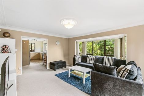 Photo of property in 2/10 Redoubt Road, Goodwood Heights, Auckland, 2105