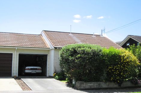 Photo of property in 2/29 Truro Street, Sumner, Christchurch, 8081