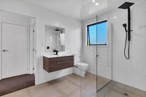 Photo of property in 19 Tarata Grove, Lansdowne, Masterton, 5810