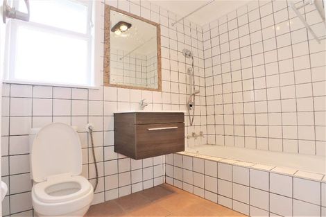 Photo of property in 88 Swaffield Road, Papatoetoe, Auckland, 2025