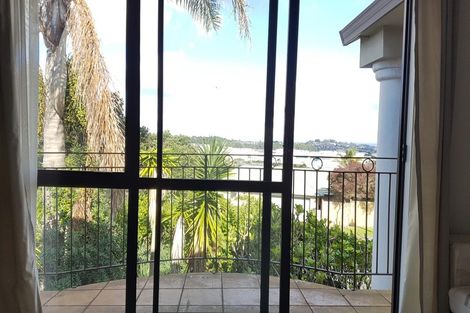 Photo of property in 2 Graham Collins Drive, Windsor Park, Auckland, 0632