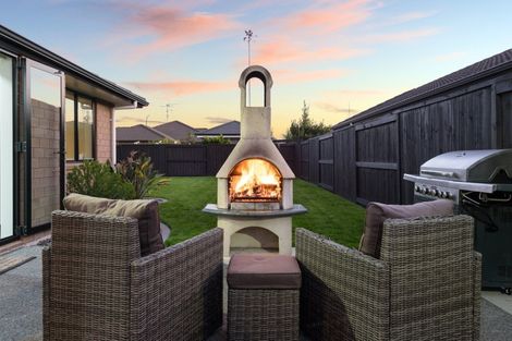 Photo of property in 82 Carrington Drive, Papamoa Beach, Papamoa, 3118