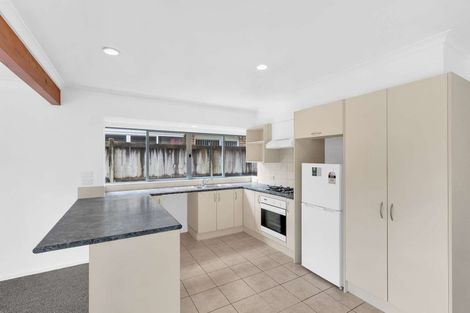 Photo of property in 10 Kalberry Place, East Tamaki, Auckland, 2016