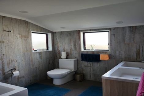 Photo of property in 17 Jasmine Grove, Maungaraki, Lower Hutt, 5010